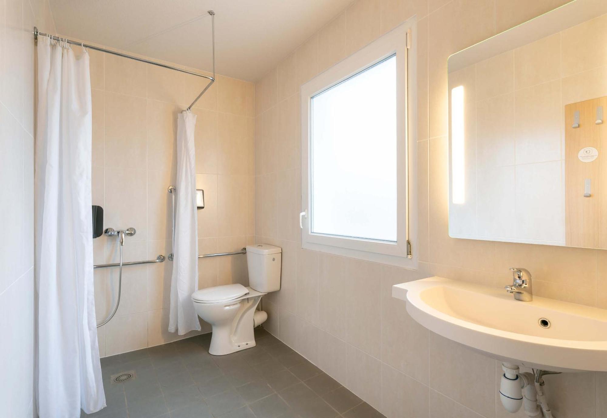 B&B Hotel Vannes Ouest Golfe Du Morbihan Exterior foto